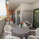 Daire Turisticos Rocha Tower - Mi Portimão